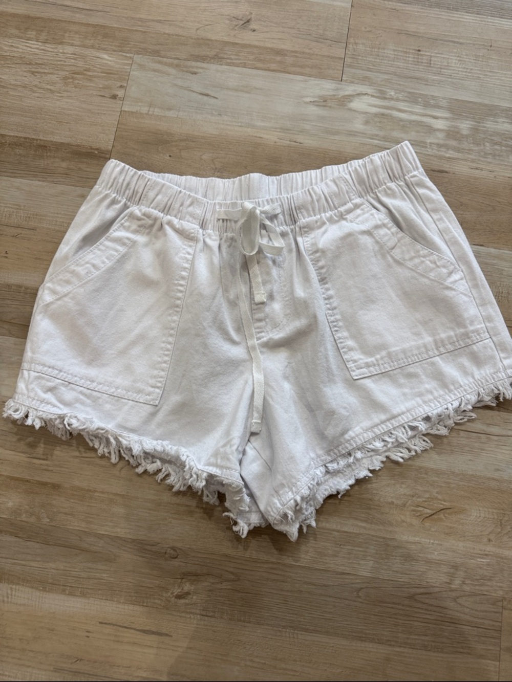Casual White Drawstring Fringe Hem Women’s Shorts